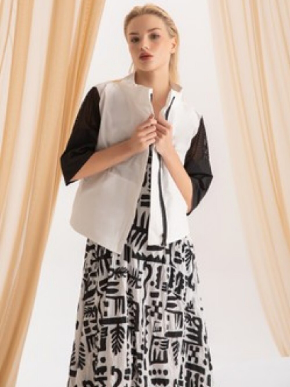 Kozan White Textured Zip-Front Jacket with Black Sleeves NEW TAGS $188 SOLD OUT